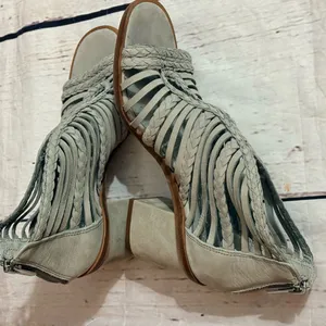 Vince camuto braided leather strappy chunky heel open toe taupe brand new thumbnail 6