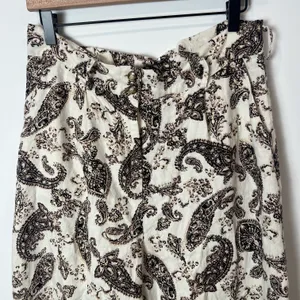 Mystree Linen Blend Wide Leg Paisley Ankle Capri Pants thumbnail 4