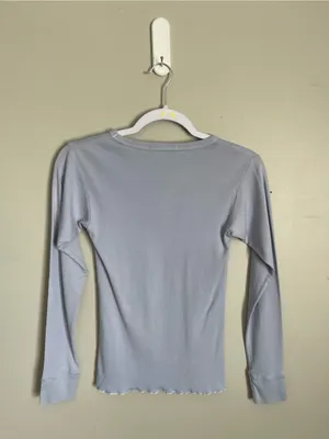 BRANDY MELVILLE Lavender Purple Long Sleeve Lettuce Hem Ribbed Crew Top Sz OS thumbnail 4