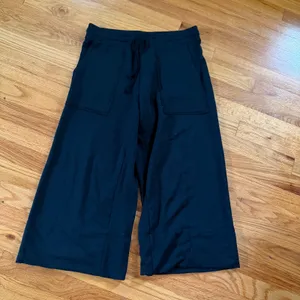 Quince SuperSoft Fleece Wide Leg Pants Size M Black Tencel Modal Lounge Pockets thumbnail 2