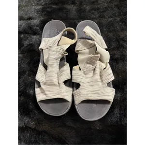 Women's Easy Street Solite Bouncy Cushioned Wedge Sandal Taupe 11 M thumbnail 2