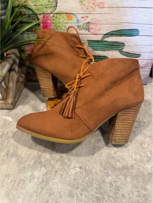 Cato lace-up heeled ankle boots, Size 9 thumbnail 5