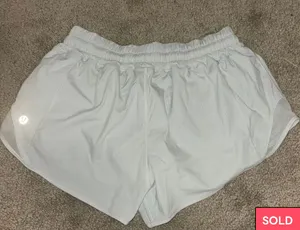 Lululemon Hotty Hot Short 2.5” thumbnail 2