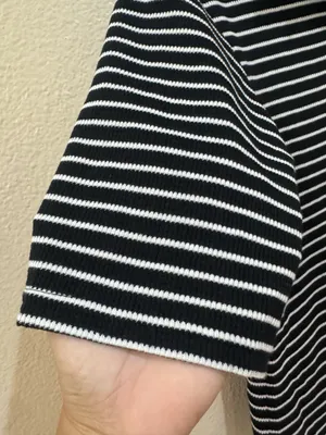 Striped Ribbed Button thumbnail 3