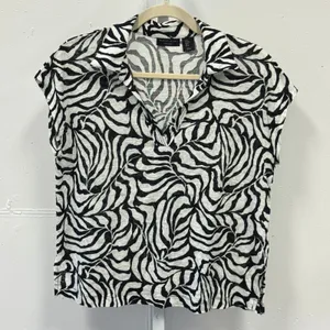 Tahari 100% Linen Zebra Print V-Neck Cap Sleeve‎ Top T-shirt Black White Med thumbnail 1