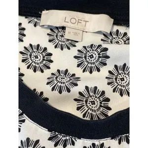 Ann Taylor LOFT Pattern‑Sleeve Boho Detail Top – Size M thumbnail 4