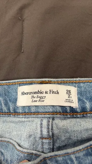 Abercrombie Low-Rise Jeans size 26/2R thumbnail 3