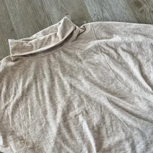Womens Avia Cream/Tan Turtleneck Sweatshirt - XXL/2X thumbnail 2