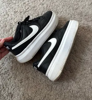 Nike Shoes thumbnail 1