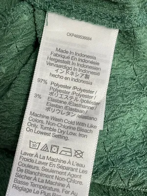 Madewell Crinkle V-Neck Button-Front Cardigan in Trellis Green thumbnail 5