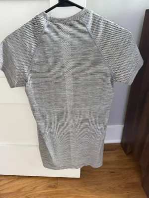 Lululemon swiftly tech  thumbnail 2