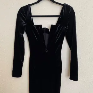 House of CB the Charlotte Plunge Maxi black Dress Size XS‎ NWOT thumbnail 8