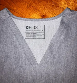 FIGS Casma Three Pocket Scrub Top  thumbnail 2