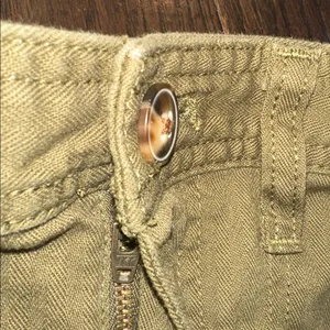 Madewell Olive Green Women's Shorts size small thumbnail 3