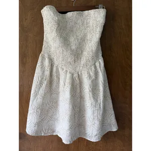 Universal Threads Sz M Floral Cream Smocked Lined Strapless Dress Beach Vacation thumbnail 5
