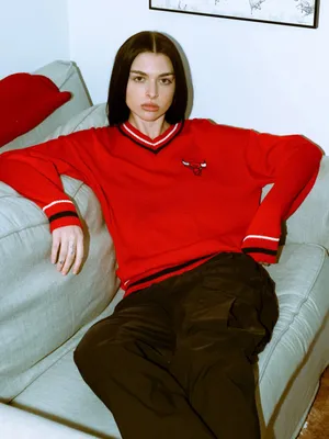 Ultra Game Women Chicago Bulls V-Neck Sweater S Red NBA Basketball Knit Pullover thumbnail 1