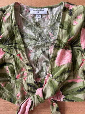 Agua Bendita Olive Green and Pink Floral Cropped Tie-Front Top thumbnail 2