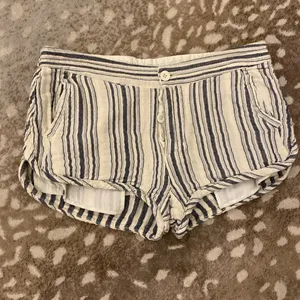 Free People Night Moved Striped Shorts Mid Rise Button Fly White Blue Si… thumbnail 4