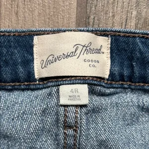 Universal Threads Denim Jeans thumbnail 2