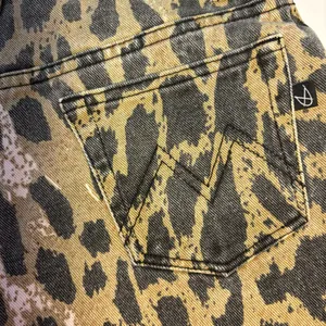 MinkPink Animal Instincts Leopard Print Shorts Wms XS Buttonfly Denim Distress thumbnail 9