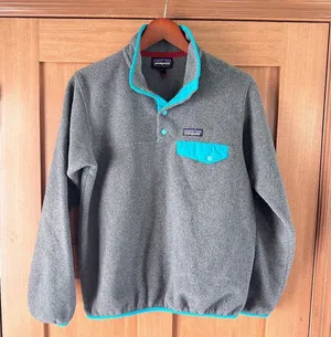 Patagonia Synchilla Snap-T Pullover Sweatshirt in Gray w/ Teal Women’s Small thumbnail 1