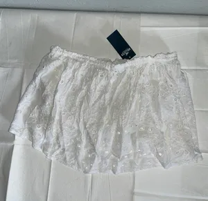 Hollister White Bandeau Crop Top thumbnail 2