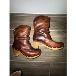 UGG Australia Lynnea II Leather Clog BOOTS Leather Fold Sz 7 Sheepskin‎ Lined thumbnail 9