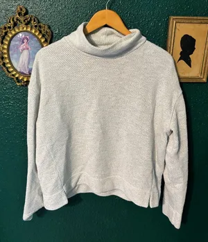 Vineyard Vines Gray Women’s Mock Neck Sweater Sz Medium thumbnail 1