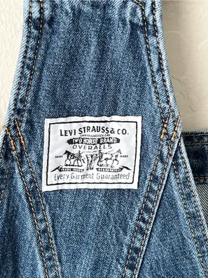 Levi’s premium vintage inspired overalls shorts medium wash medium thumbnail 6