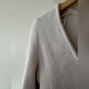 Zara V Neck Fuzzy‎ Soft Sherpa-Like White Textured Sweater thumbnail 2