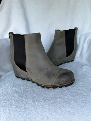 SOREL Joan of Arctic Lea Wedge Olive Green Leather Chelsea Booties Womens US 9 thumbnail 8