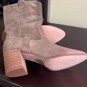 Ladies mid length boots Size 8M by Dolce Vita. thumbnail 4