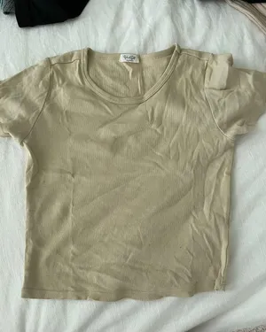 Brandy Melville T-shirt Cropped thumbnail 1