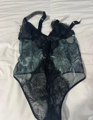 Victoria's Secret Lace thumbnail 1
