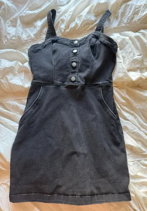 Hollister dress thumbnail 1
