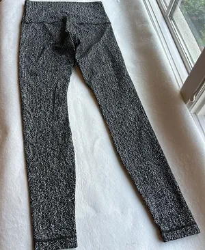 NWOT Lululemon Black & Gray Marbled Patterned Leggings size 6 thumbnail 1