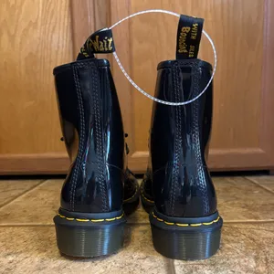 NWOT Dr. Martens 1460 Patent Leather Lace Up Boots sz 4M/5W thumbnail 3