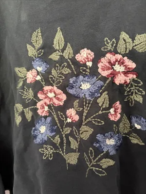 Abercrombie & Fitch Floral Embroidered Crewneck Sweatshirt Small thumbnail 4