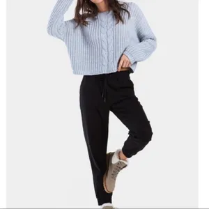 Francesca's Size Large Chunky Grey Cable Knit Sweater New with Tags thumbnail 2