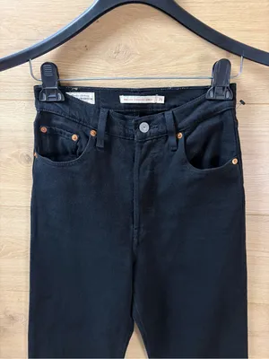 Levi’s Women’s Rib Cage Straight Ankle Jeans Black 25 thumbnail 4
