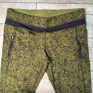 Lululemon Athletica Crop Pencil Lace Brave Olive Black / Black thumbnail 3