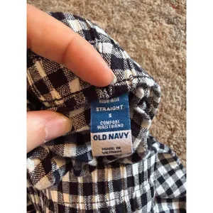 Old Navy Linen-Blend Straight-Leg Gingham Pants Black White Cropped thumbnail 5