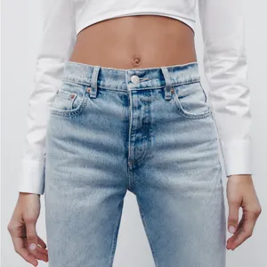 Zara Straight Fit High Rise regular Length jeans size 8 ( 4365/361) thumbnail 3