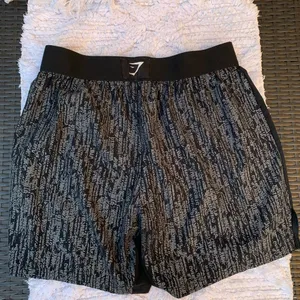 GYMSHARK XL women short thumbnail 1