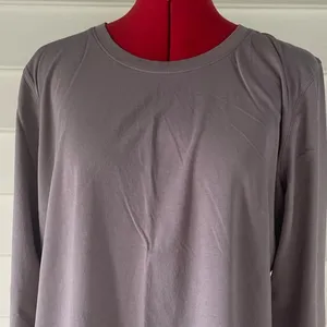 lululemon athletica Gray Long Sleeve Top Sz 12 thumbnail 2