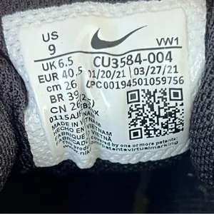 Nike MC Trainer Sneakers (Women’s 9) thumbnail 6