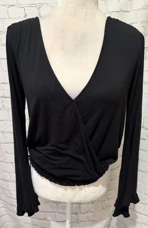 American Eagle Soft & Sexy black long-sleeve wrap-style V Neck blouse Size Small thumbnail 1