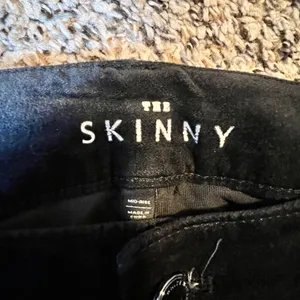White House Black Market The Skinny Black Velvet‎ Pants Metallic Trim Size 2 thumbnail 2