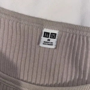 Uniqlo Ribbed Tee thumbnail 4