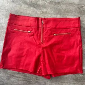 Zara Women’s bright red high rise shorts thumbnail 1